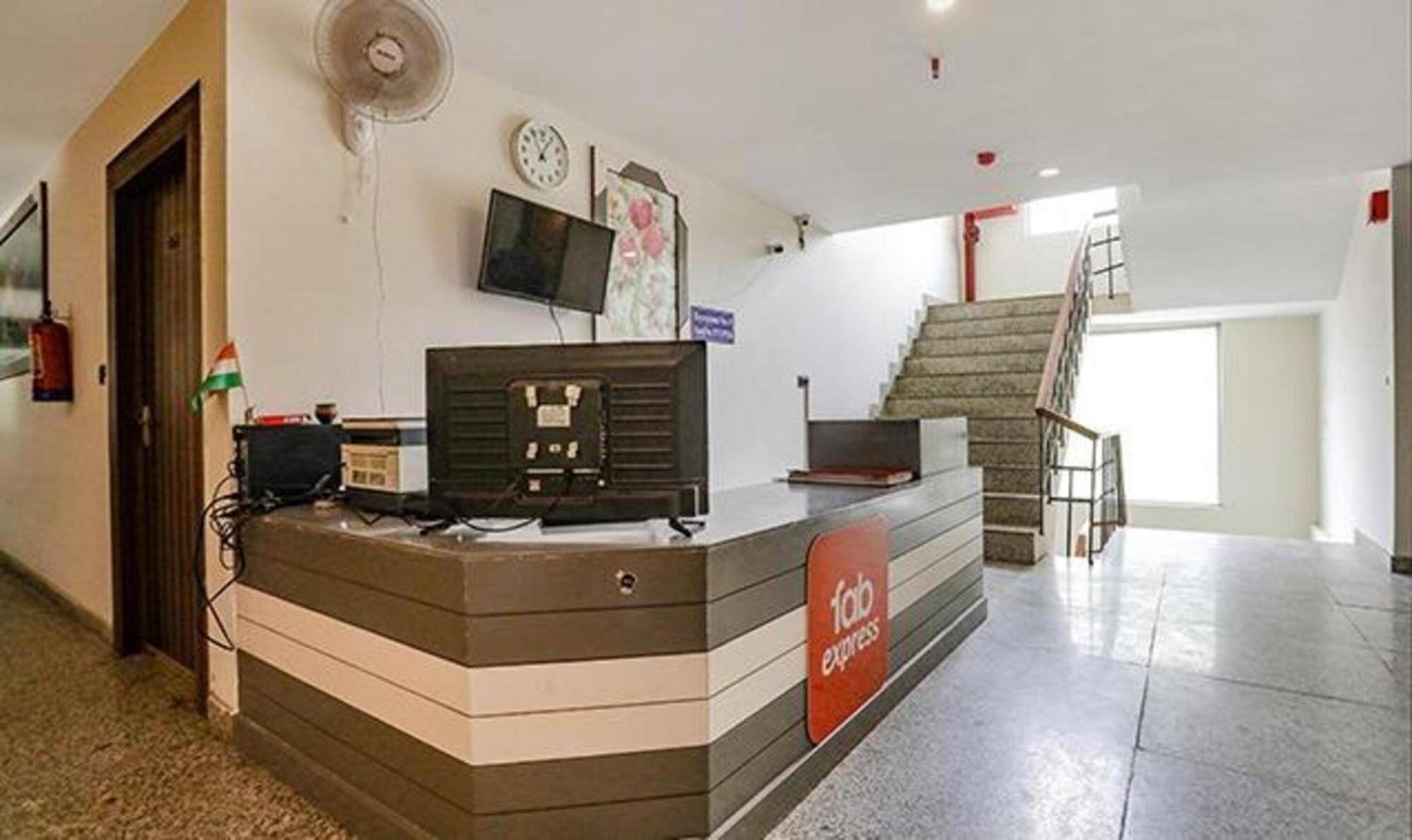 Fabhotel F9 Sector 58 Noida Kültér fotó
